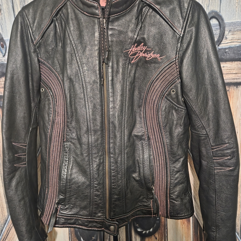 Harley-Davidson Women's Black Leather Jacket Open To reasonable offers Just Ask